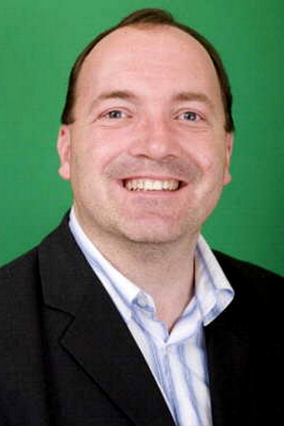 Nigel Bennett; Wolverhampton,Batı Midlands,İngiltere doğumlu İngiliz  oyuncu