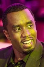 Sean Combs; Sean John Combs, Sean 'Puffy' Combs", 'Puff Daddy olarak da bilinen Amerikalı oyuncu, uygulayıcı yapımcı, yönetici ortak yapımcı