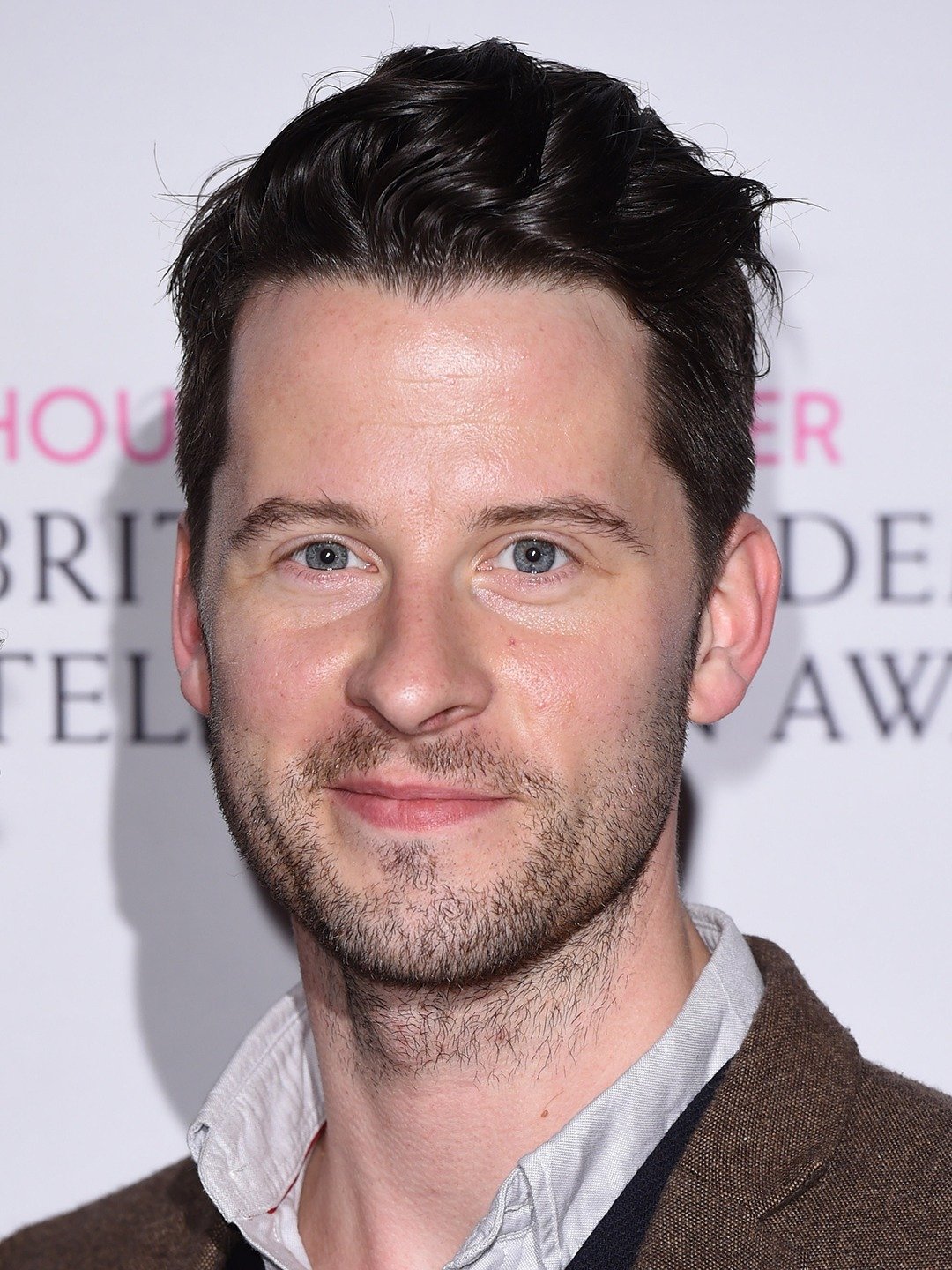 Robert Lonsdale; Marsden,Batı Yorkshire,İngiltere doğumlu İngiliz  oyuncu