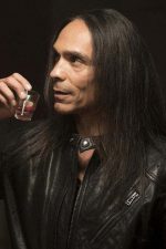 Zahn McClarnon; Zahn Tokiya-ku McClarnon olarak da bilinen Amerikalı oyuncu