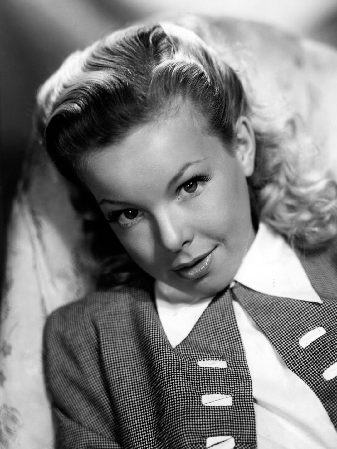 Cécile Aubry; Paris , Fransa doğumlu Anne-Josée Bénard olarak da bilinen Fransız tema müziği sanatçısıyazar, oyuncu