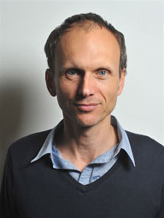 Julian Rosefeldt; Alman senarist, yapımcı, yönetmen