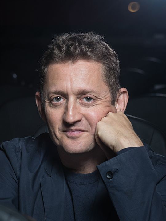 Alex Winter; Londra,İngiltere doğumlu Alex  Winter  olarak da bilinen İngiliz  oyuncu, idari yapımcı, senarist