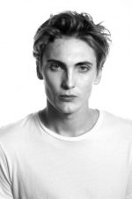 Eamon Farren; Avustralyalı oyuncu