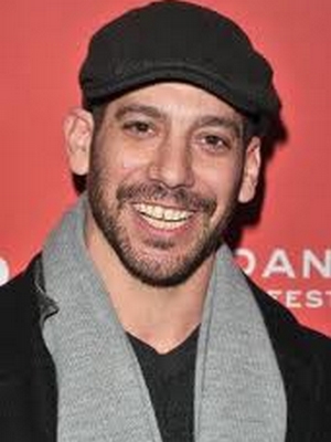 Lee Sternthal; hikaye yazarı, senarist, yönetmen