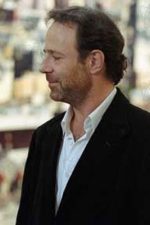 Marc Lévy; Fransız oyuncu, yazar, ortak yapımcı