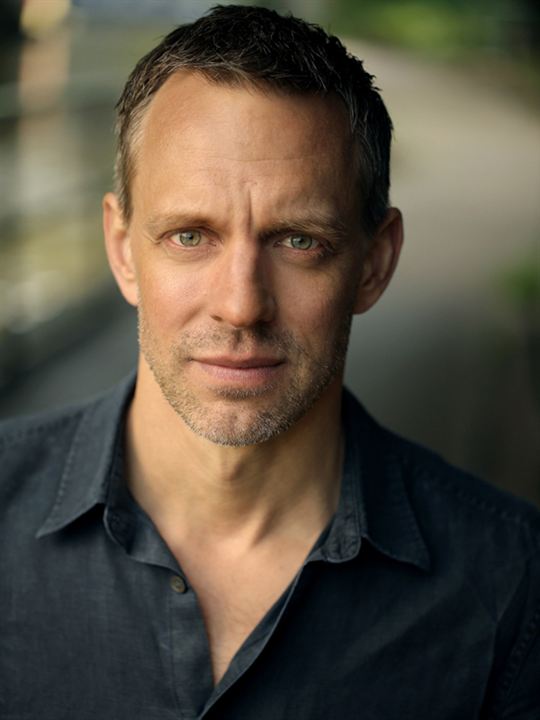 Trevor White; oyuncu, yapımcı, idari yapımcı