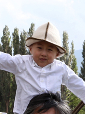 Nuraly Tursunkojoev; Kırgız oyuncu