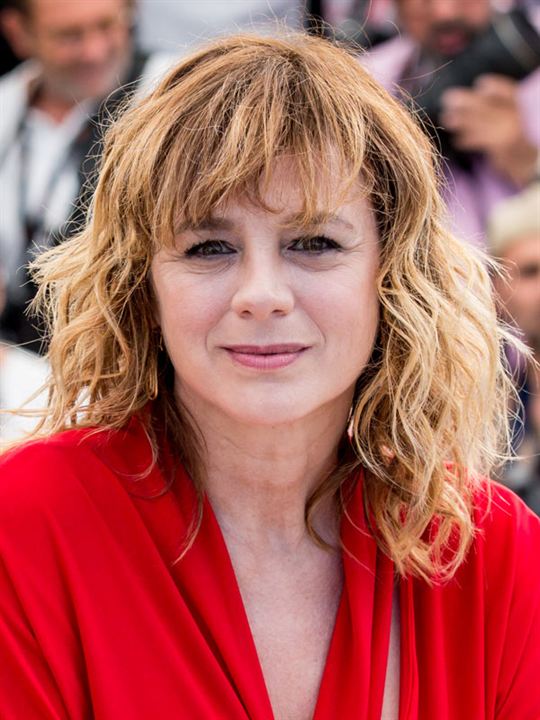 Emma Suárez; Madrid, İspanya doğumlu Emma Suarez Bodelon olarak da bilinen İspanyol oyuncu