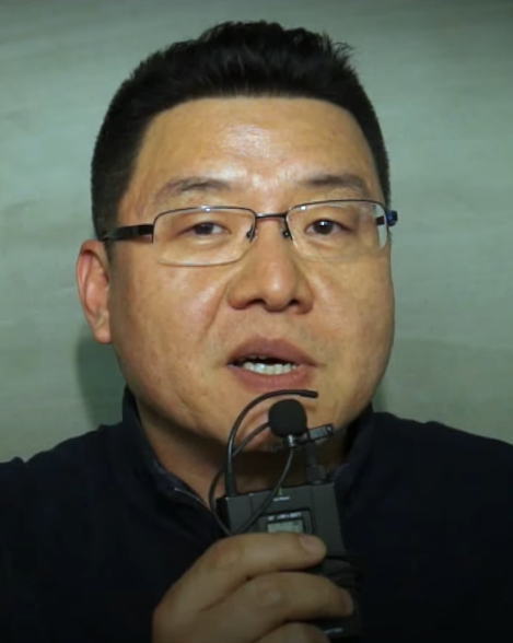 Yang Woo-seok; Seul, Güney Kore doğumlu Yang Woo-suk, Woo-seok Yang olarak da bilinen Güney Koreli yönetmen