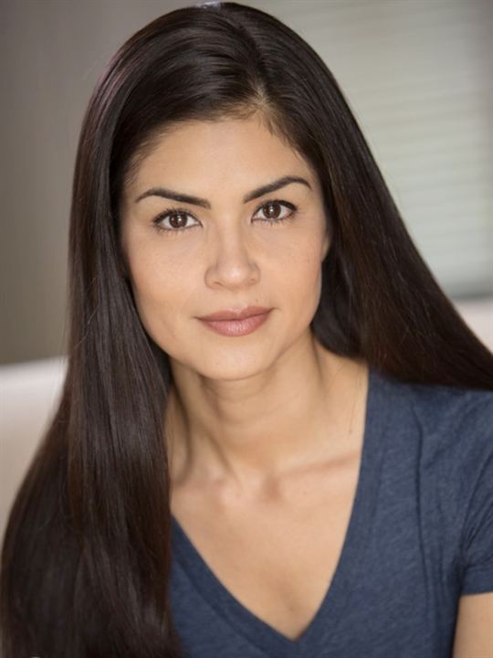 Alma Sisneros; oyuncu