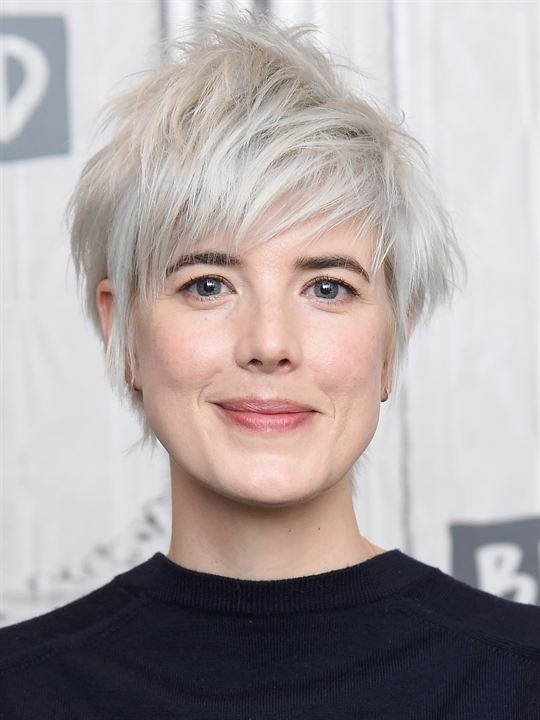 Agyness Deyn; Littleborough,Greater Manchester,İngiltere doğumlu Laura Hollins olarak da bilinen İngiliz  oyuncu