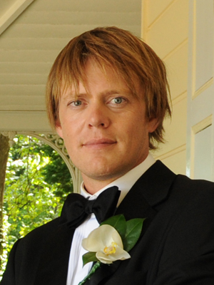 Kris Marshall; Bath,Somerset,İngiltere doğumlu Kristopher Marshall,Kristopher Marshall olarak da bilinen İngiliz  oyuncu