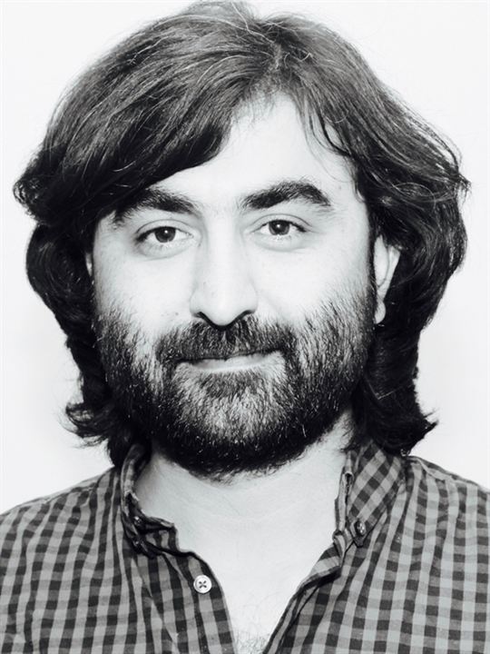 Özay Kanat; Türk senarist, yönetmen