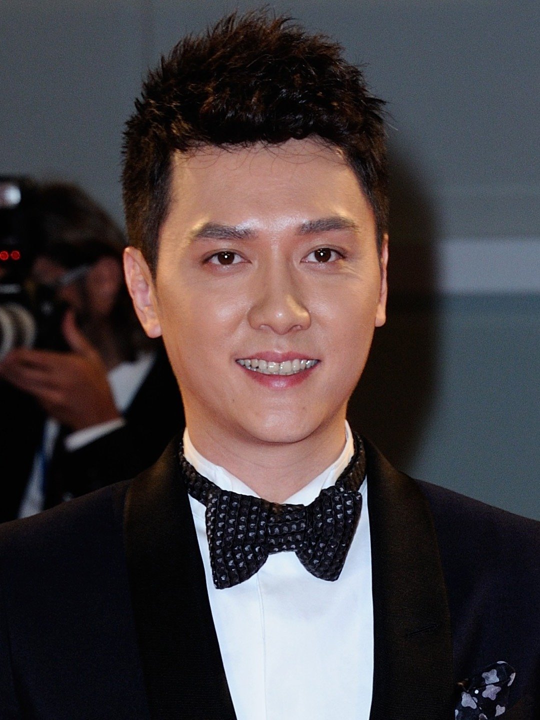 William Feng; Şanghay, Çin doğumlu Feng Shaofeng olarak da bilinen Çinli oyuncu