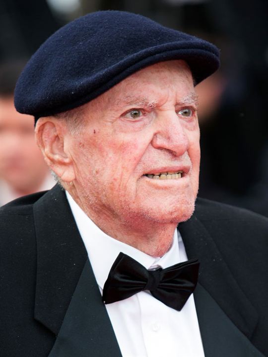 Menahem Golan; Menahem Globus olarak da bilinen İsrailli yapımcı, uygulayıcı yapımcı, idari yapımcı