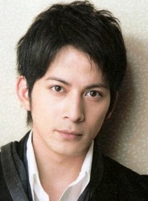 Junichi Okada; Hirakata, Osaka, Japonya doğumlu Jun'ichi Okada olarak da bilinen Japon oyuncu