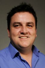 Simon Delaney; oyuncu, yönetmen