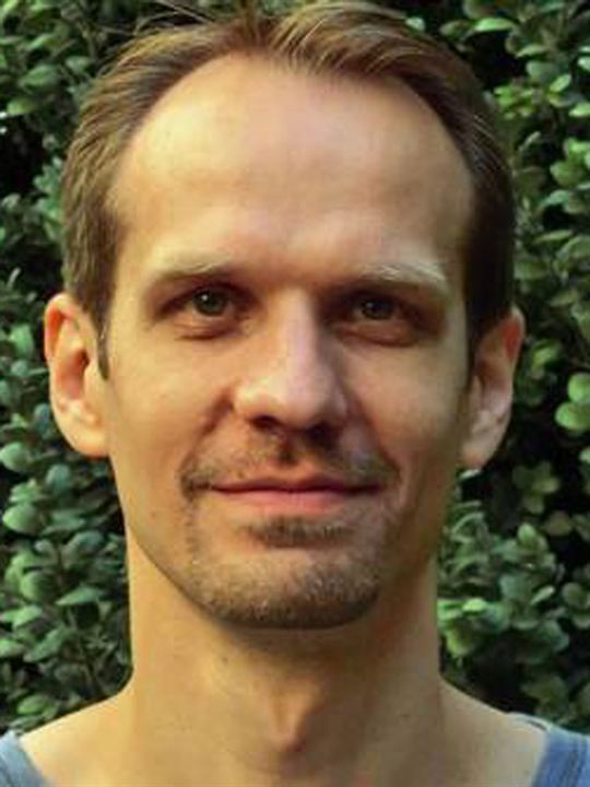 Jan Stoltz; görsel efekt sorumlusu, yönetmen