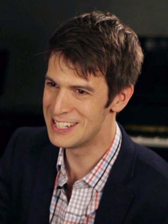 Christopher Willis; İngilizbesteci (tema müziği)besteci