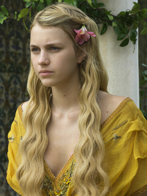 Nell Tiger Free; Kingston upon Thames,Londra,İngiltere doğumlu İngiliz  oyuncu