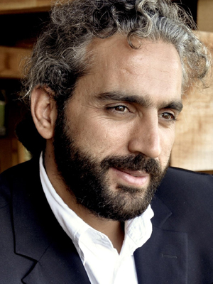 Faysal Soysal; senarist, yapımcı, yönetmen
