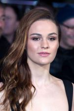 Sophie Skelton; Woodford,Greater Manchester,İngiltere doğumlu İngiliz  oyuncu