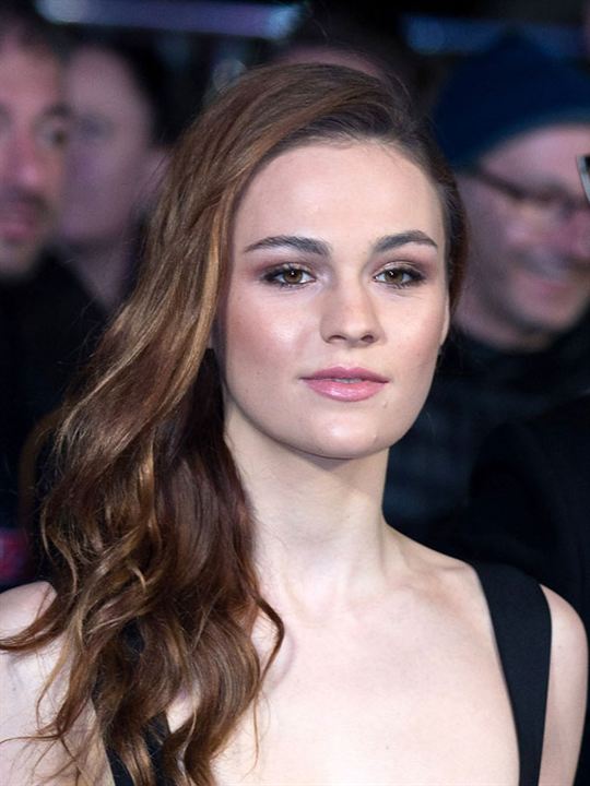 Sophie Skelton; Woodford,Greater Manchester,İngiltere doğumlu İngiliz  oyuncu