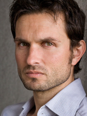 Simon Verhoeven; Alman oyuncu, ortak yapımcı, senarist
