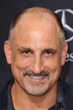 Michael Papajohn; Birmingham, Alabama, ABD doğumlu Mike Papajohn olarak da bilinen Amerikalı oyuncu, dublör