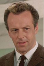 Bernard Horsfall; Bishop's Stortford,Hertfordshire,İngiltere doğumlu İngiliz  oyuncu