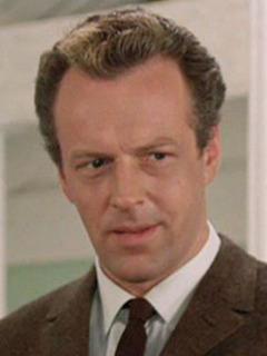 Bernard Horsfall; Bishop's Stortford,Hertfordshire,İngiltere doğumlu İngiliz  oyuncu