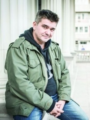 Aleksandar Seksan; Saraybosna , Bosna Hersek doğumlu Boşnak oyuncu