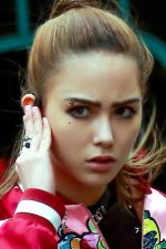 Hannah Quinlivan; Tayvanlı oyuncu