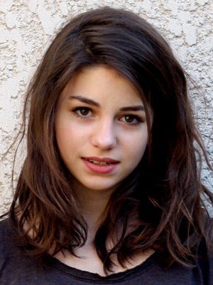 Alba Gaia Bellugi; Alba Gaïa Kraghede Bellugi, Alba Gaïa Kraghede Bellugi olarak da bilinen Fransız oyuncu