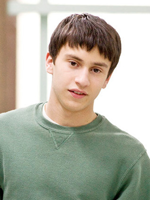 Keir Gilchrist; Camden,Londra,İngiltere doğumlu Keir David Peters Gilchrist olarak da bilinen İngiliz  oyuncu