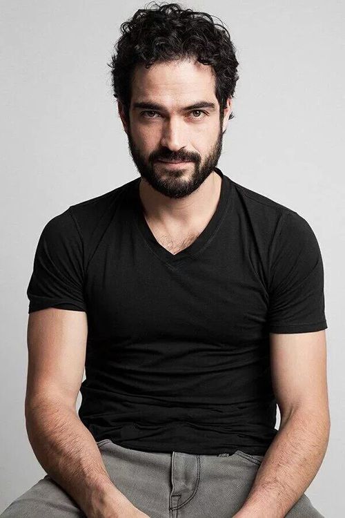 Alfonso Herrera; Mexico City, Meksika doğumlu Alfonso Herrera Rodríguez olarak da bilinen Meksikalı şarkıcı, oyuncu