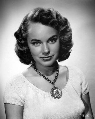 Terry Moore; Helen Koford, Jan Ford, Judy Ford olarak da bilinen Amerikalı oyuncu