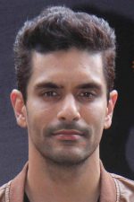 Angad Bedi; Yeni Delhi, Hindistan doğumlu Hint oyuncu