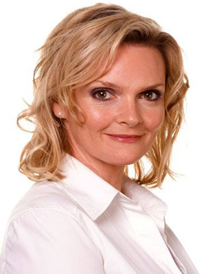 Sharon Small; Drumchapel,Glasgow,İskoçya doğumlu İskoç  oyuncu