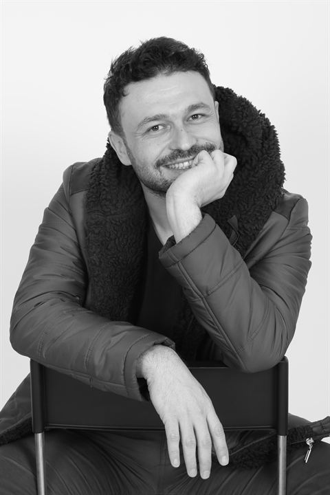 Teoman Gündüz; Türk senarist, yönetmen