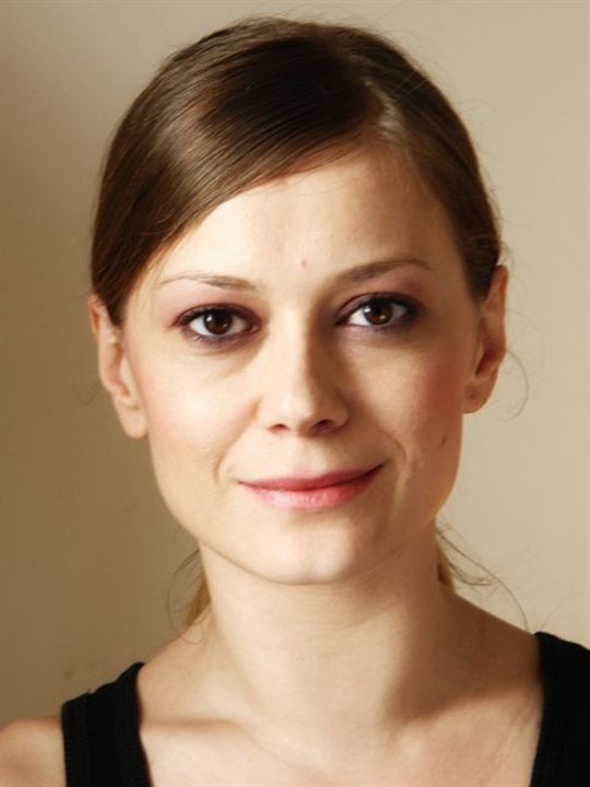 Alena Dzebo; Saraybosna, Bosna Hersek doğumlu Boşnak oyuncu