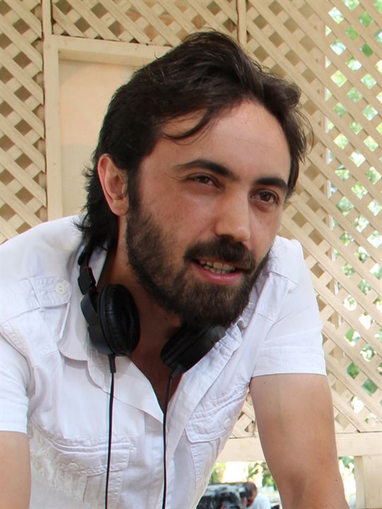 Ulaş Bahadır; Türk oyuncu, senarist, yönetmen