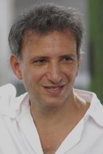 Jonathan Nossiter; Amerikalı senarist, yönetmen, genel yayın yönetmeni