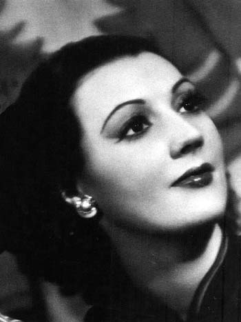 Consuelo Frank; Arteaga, Michoacán, Meksika doğumlu Meksikalı oyuncu