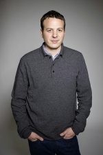 Amat Escalante; Barselona, Katalonya, İspanya doğumlu Amat Escalante Wool olarak da bilinen Meksikalı senarist, yönetmen, yapımcı, kurgucu