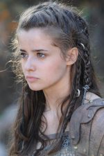 Holly Earl; Londra,İngiltere doğumlu İngiliz  oyuncu