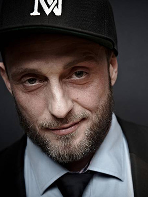 Roland Møller; Odense,Danimarka doğumlu Danimarkalı  oyuncu