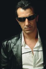 Erhan Güleryüz; oyuncu, müzisyen, yönetmen