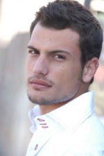 Roberto Urbina; Bogota, Kolombiya doğumlu Kolombiyalı oyuncu